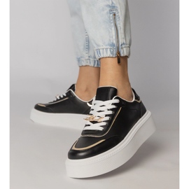 Svarta sneakers dekorerade med glitter och zirkoner 4