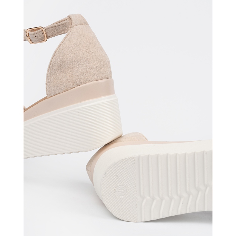 Seastar Lättande kvinnors sandaler på en vit kil beige 1