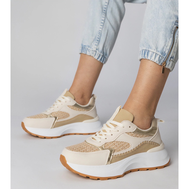 Beige Sports Sneakers med en flätad insats 1