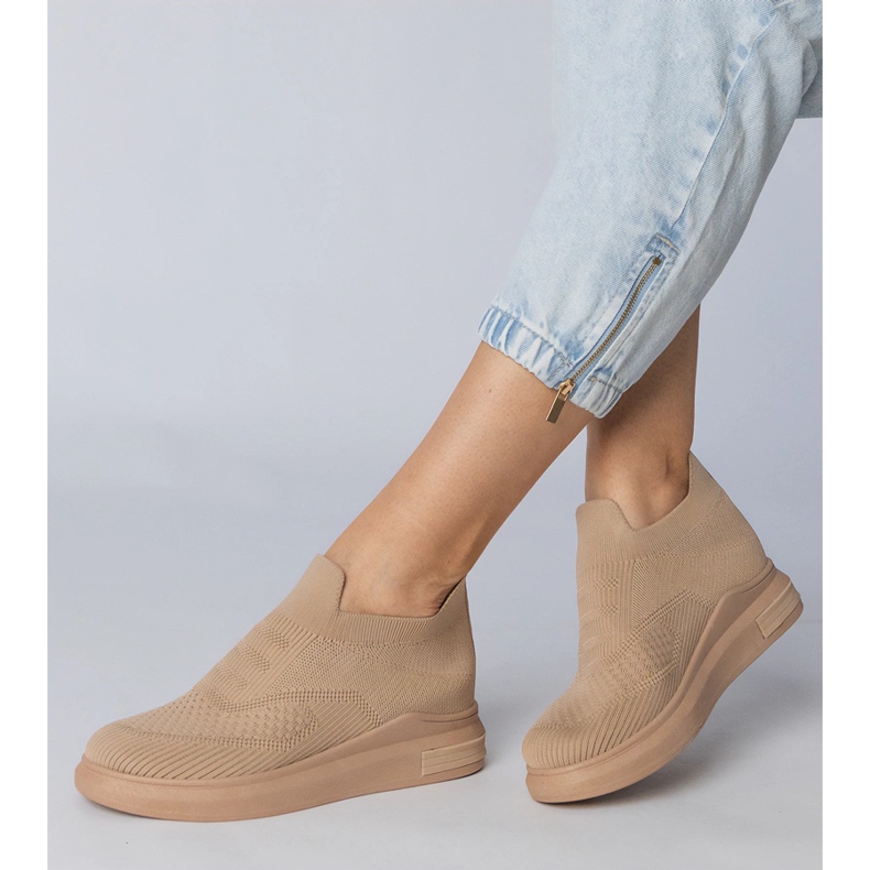 Bruna strumpor glidande sneakers 1