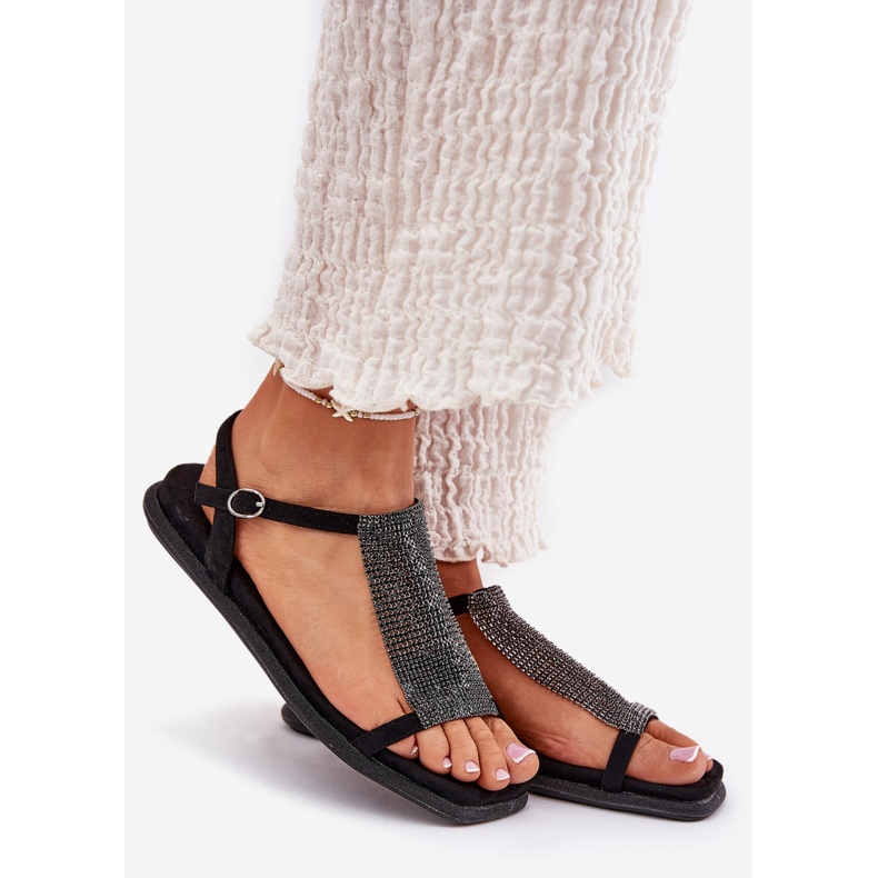 Platta eleganta kvinnosandaler med artiker 56C1370 Crystals Black svart 1