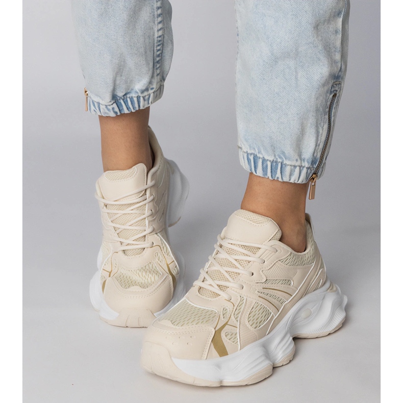 Beige Sports Sneakers på en massiv sula 2
