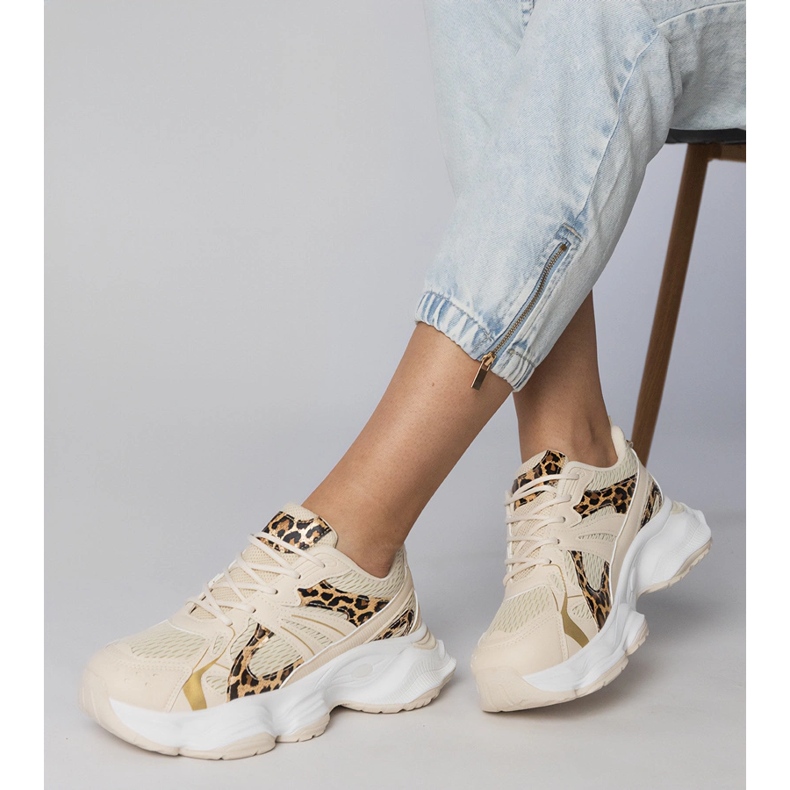 Panther Sports Sneakers på en massiv sula beige 2