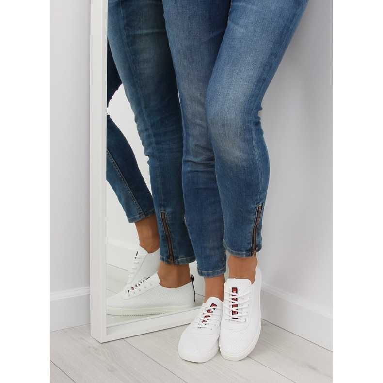 Vita mjuka sneakers för kvinnor 2