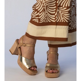 Högklackade damsandaler i guld gyllene 1