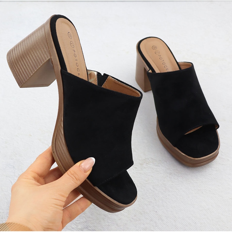 Kvinnors mocka flip flops på Black Potocki Post 54309 svart 1