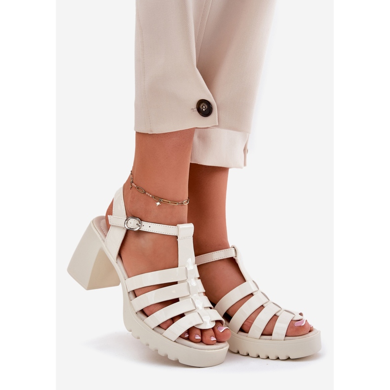 Målade kvinnors lädersandaler på Vinceza 66621 Lätt tiggarepost beige 1