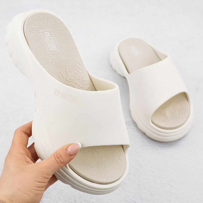 Big Star Kvinnors sportflip flops på en tjock sula beige stor stjärna RR274A579 1