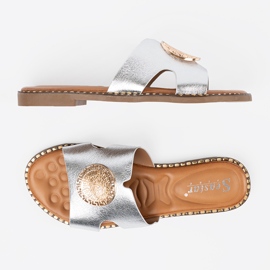 Seastar Silver flip flops med en gyllene dekoration 1
