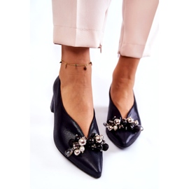 Läderpumpar med en prydnad Laura Messi 2487 Navy Blue blå 2