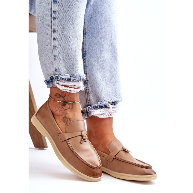 Beige lädermockasiner för kvinnor 1