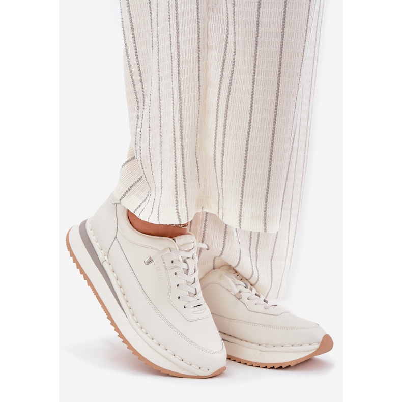 Kvinnors lädersneakers på Big Star RR274A333 Vit plattform 1
