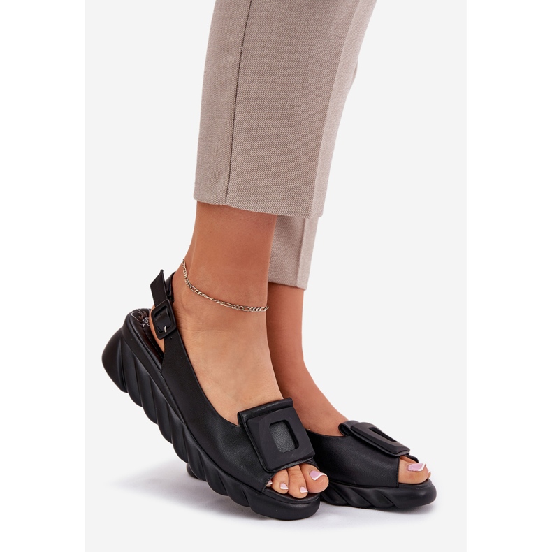 Kvinnors lädersandaler med en kil med dekoration Artiker 56C2156 Black svart 1