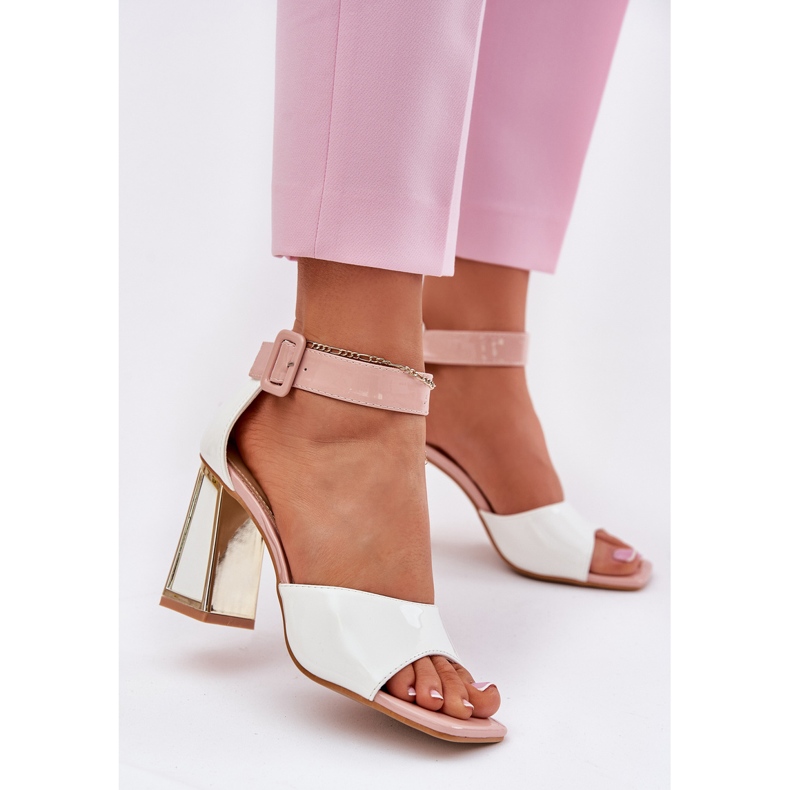 Målade kvinnorsandaler på Vinceza 20266 White Post vit 2