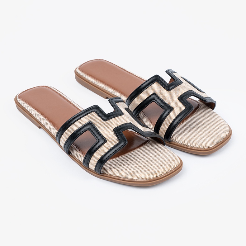 Seastar Tofflor med dekorativa utskärningar svart 1