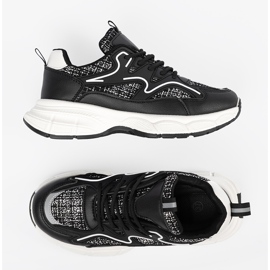 Shelvt Svarta kvinnors sneakers med dekorativa insatser 3