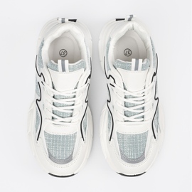 Shelvt Vita och gröna sneakers med dekorativa insatser 3