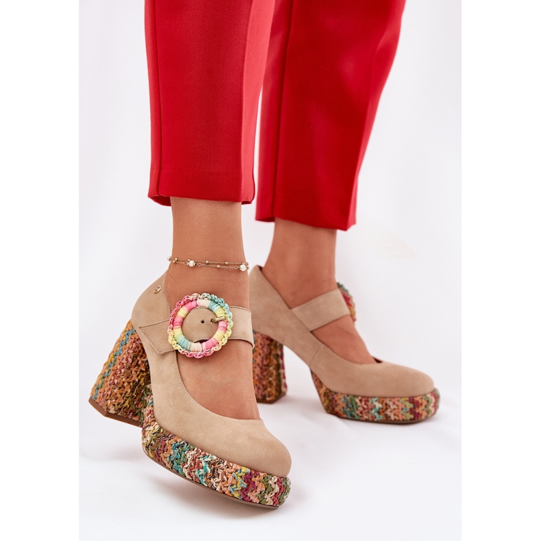 Mockpumpar med flätning på stolpen och plattformen Maciejka 06839-04 Beige 2