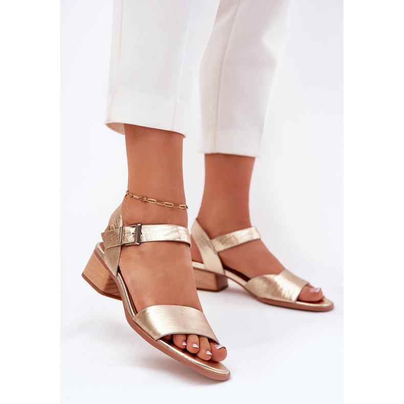 Maciejka n6802-25 läderläder sandaler gyllene 2