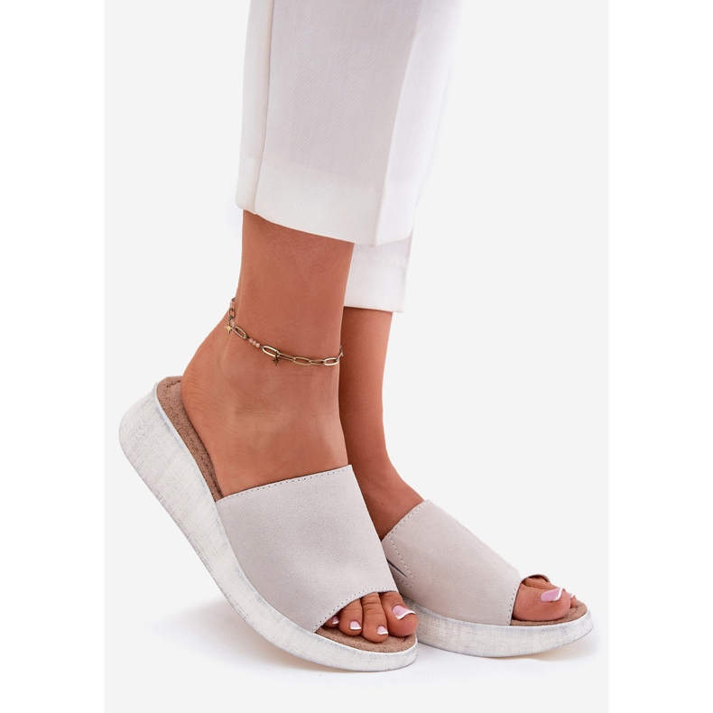 Kvinnors mocka flip flops på Panto Fino RR267044 grå kil 1