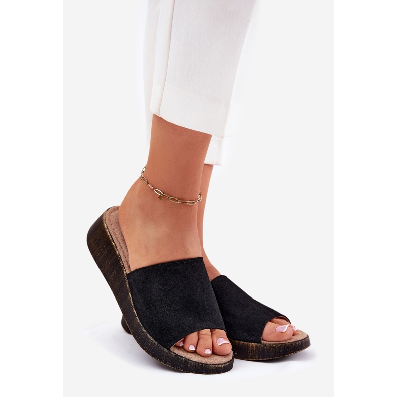 Kvinnors mocka flip -flops på Panto Fino RR267043 svarta kilar 1