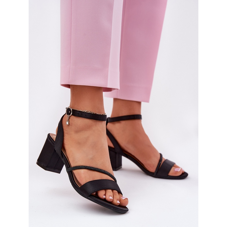 Kvinnors sandaler på pelaren med Vinceza 20268 Black Zircons svart 2