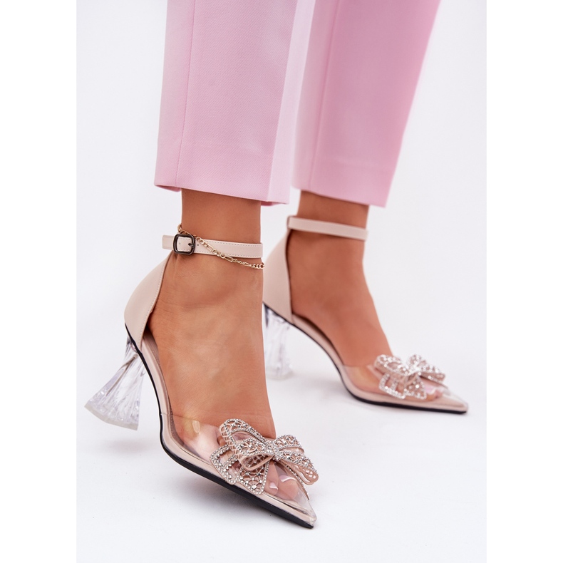 Eleganta pumpar med en Vinceza 62212 beige båge 2