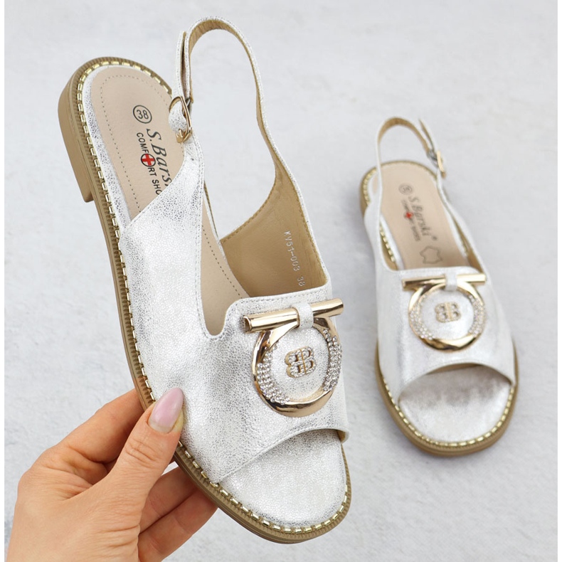 Kvinnors platta sandaler med en prydnad Silver S.Barski KV51-003 1