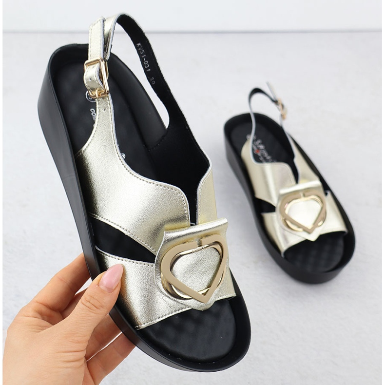 S.Barski Kvinnors lädersandaler på Złote S. Barski KV51-031 kil gyllene 1