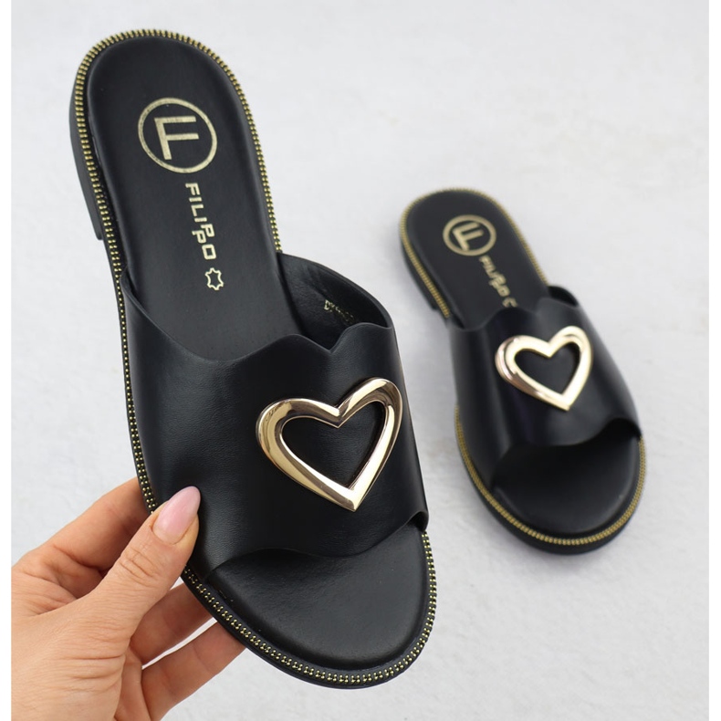 Kvinnors klaff med en dekorativ hjärta svart filippo DK6909 1