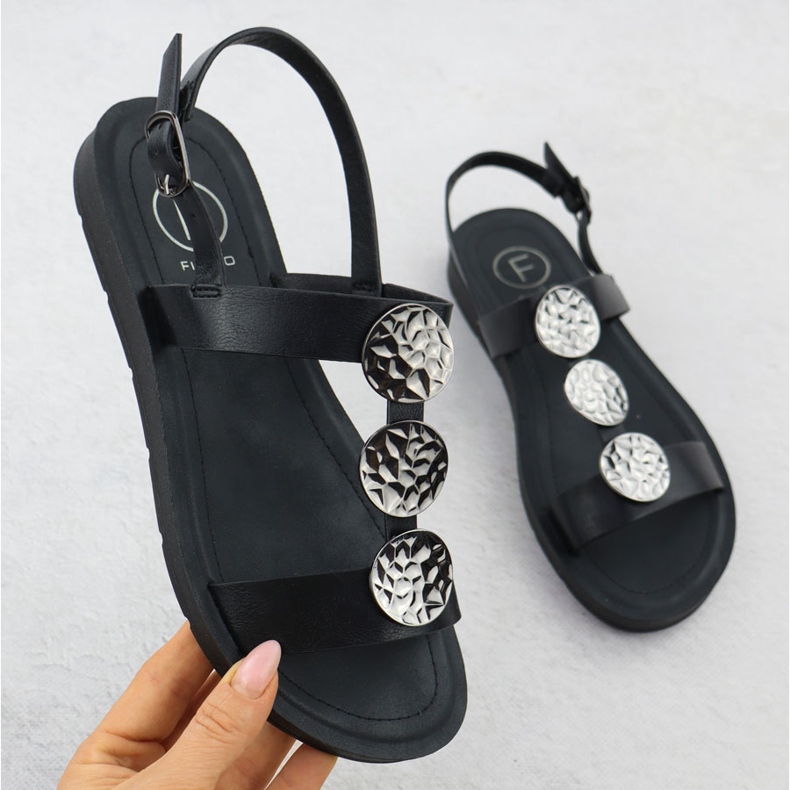 Platta kvinnosandaler med dekoration svart filippo DS6885 1
