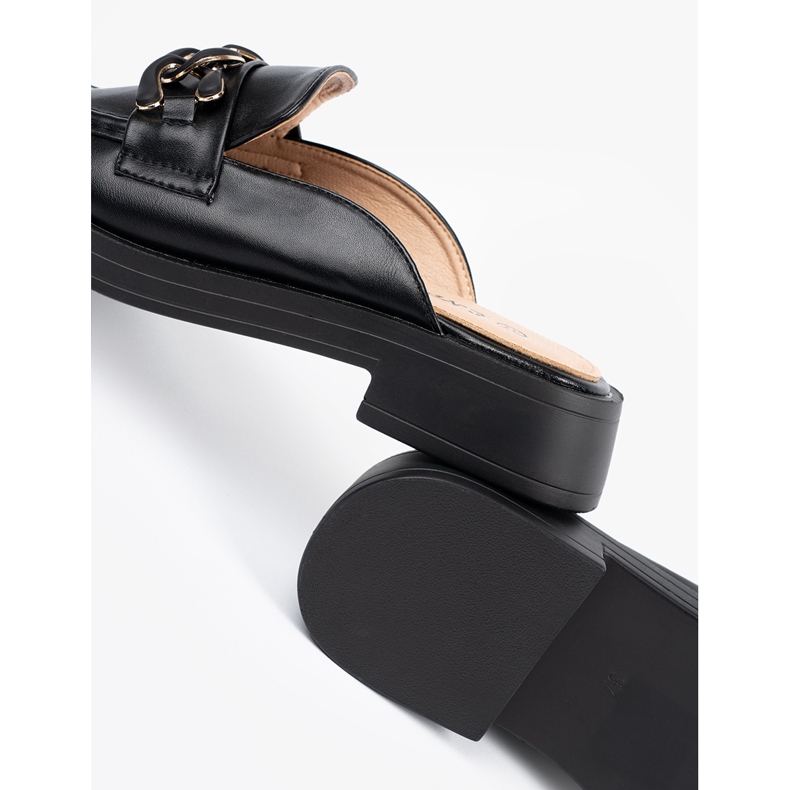 Shelvt Svart låg -Heel Eco -Leather Flip Flops med en kedja 1