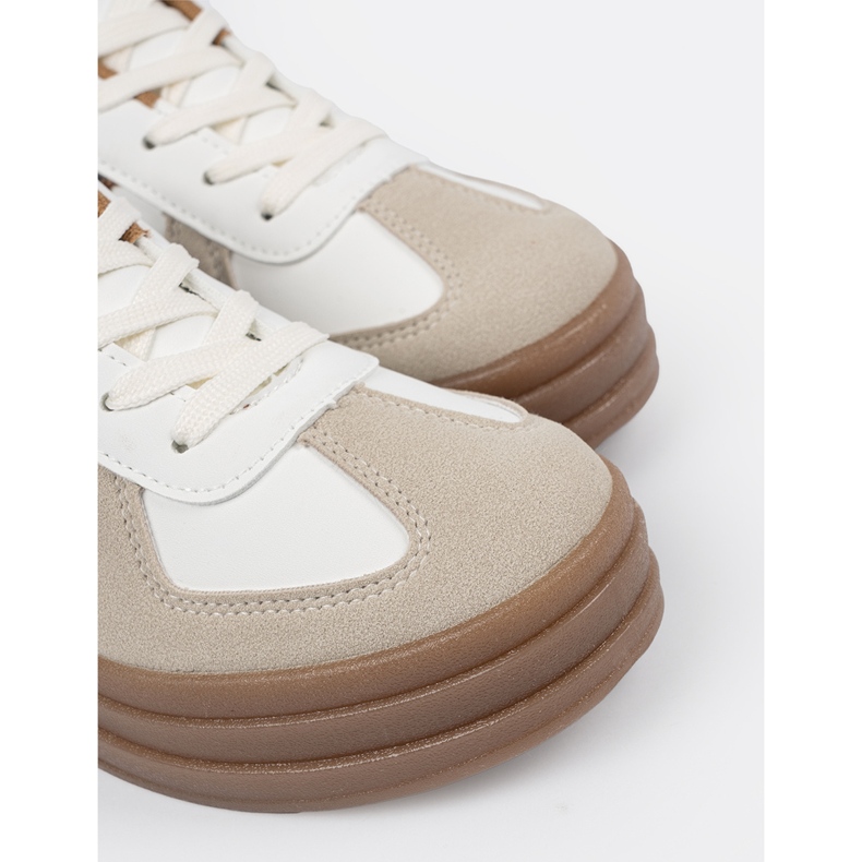 Shelvt Kvinnors sportskor tjockare botten vit 1