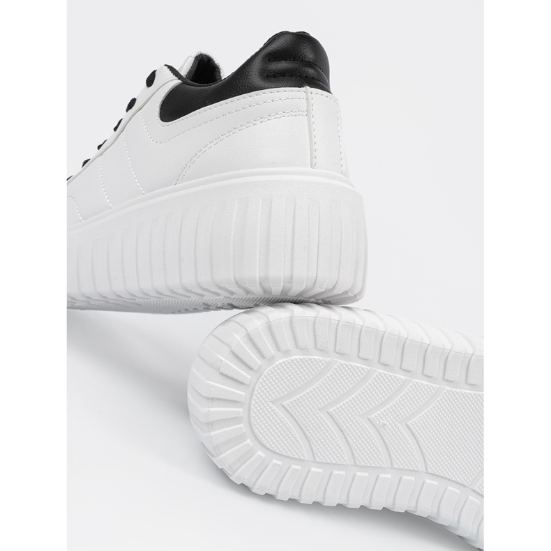 Shelvt Vita sportskor för kvinnor 1