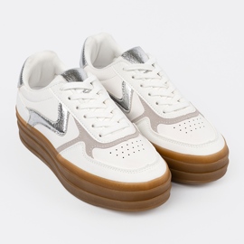 Shelvt Kvinnors vita sneakers med silverinsatser 3
