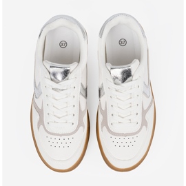 Shelvt Kvinnors vita sneakers med silverinsatser 4