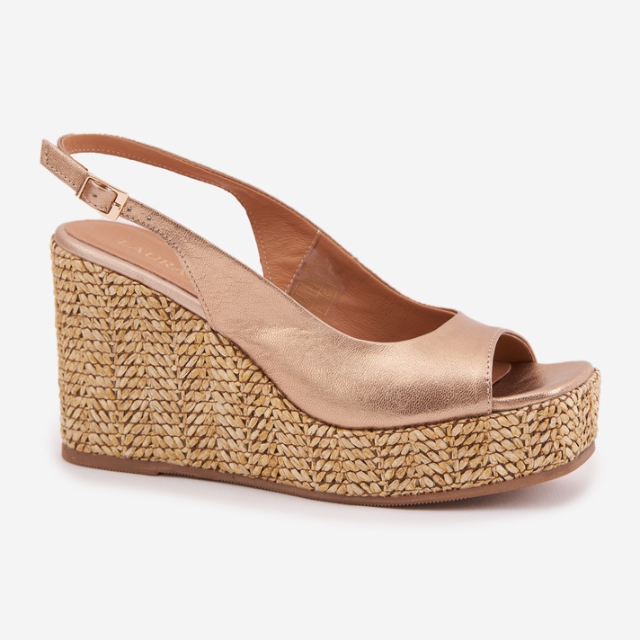 Kvinnors lädersandaler med kil med Laura Messi Braid 2789 Zlotys gyllene 1