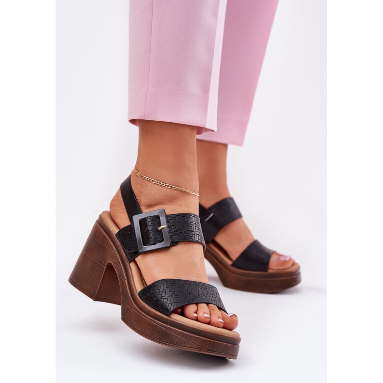 Kvinnors sandaler på en massiv häl och Vinceza 17387 svart plattform 2