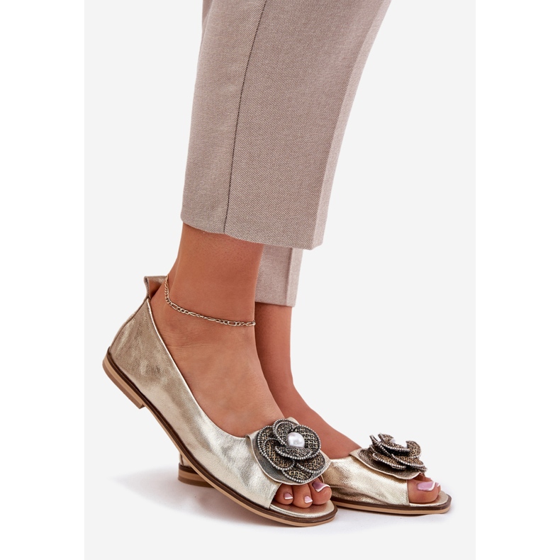 Läder ballerinas med bara fingrar och en zazooblomma 1870 zlotys gyllene 1