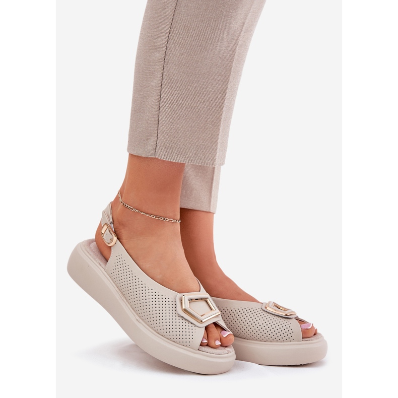 S.Barski Kvinnors lädersandaler med en prydnad av S. Barski LR51-786 Beige 1