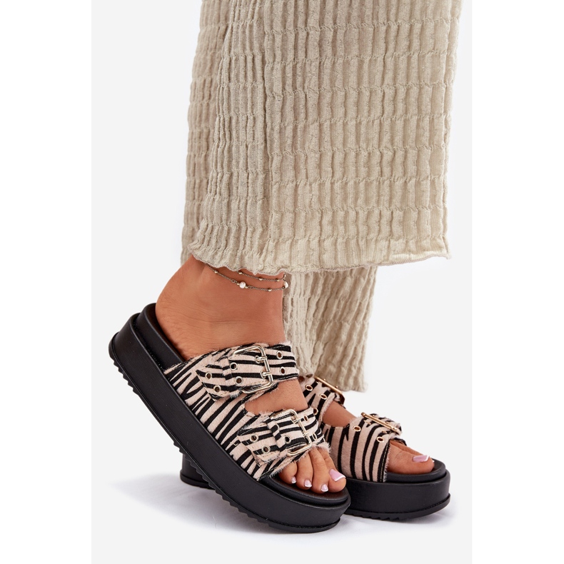 Inna Kvinnors flip flops med spännen på sebraplattformen vit 1