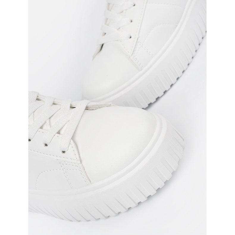 Shelvt Kvinnors vita sneakers 1