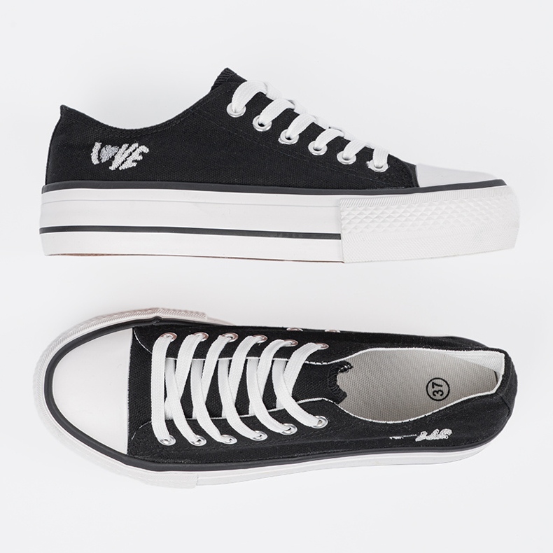 Shelvt Svarta sneakers med inskriptionen älskar kvinnor 2