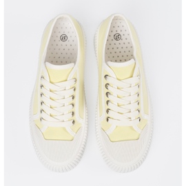 Shelvt Gula snörda sneakers på en tjock sula 3