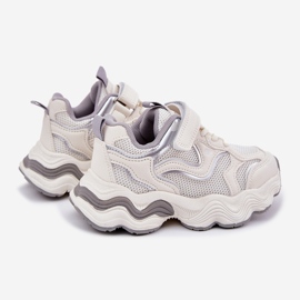 Inna Barns sneakers på en tjock vit sula 2