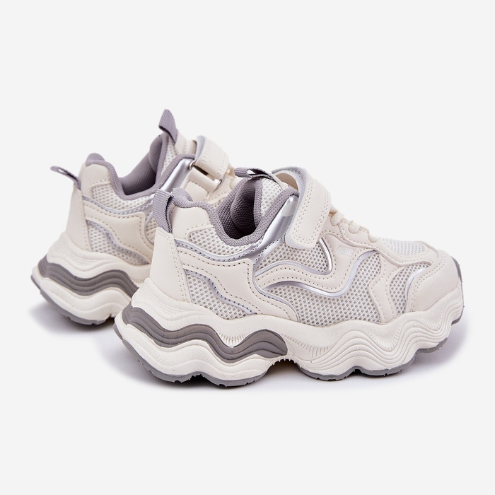 Inna Barns sneakers på en tjock vit sula 2