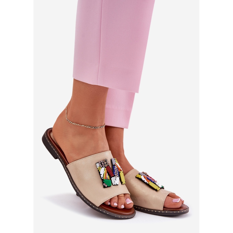 Jezzi Flat -hane kvinnors flip flops med gyllene prydnad 1