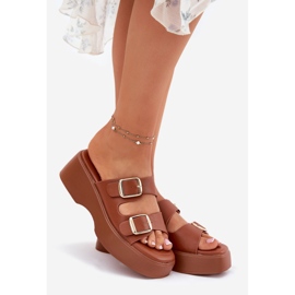 Inna Kvinnors flip flops på kil och plattform med kamelspännen brun 1