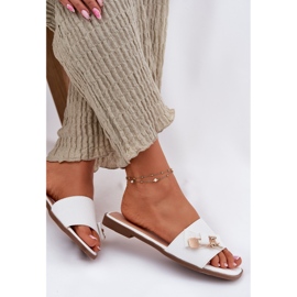 Inna Flat -hane kvinnors flip flops med en vit båge 6