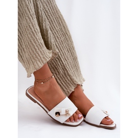 Inna Flat -hane kvinnors flip flops med en vit båge 7